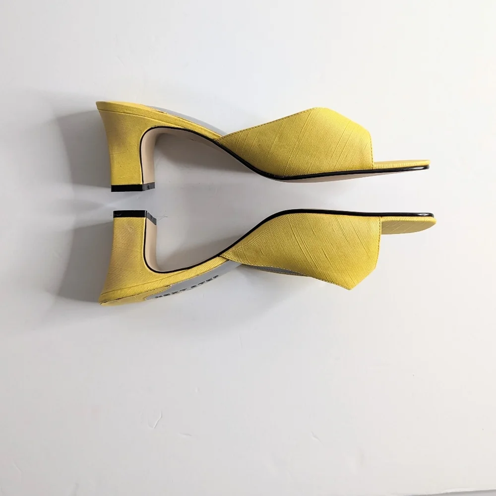 VTG Square Toe Chunky Heel Yellow Slip On Heels - Picture 2 of 8